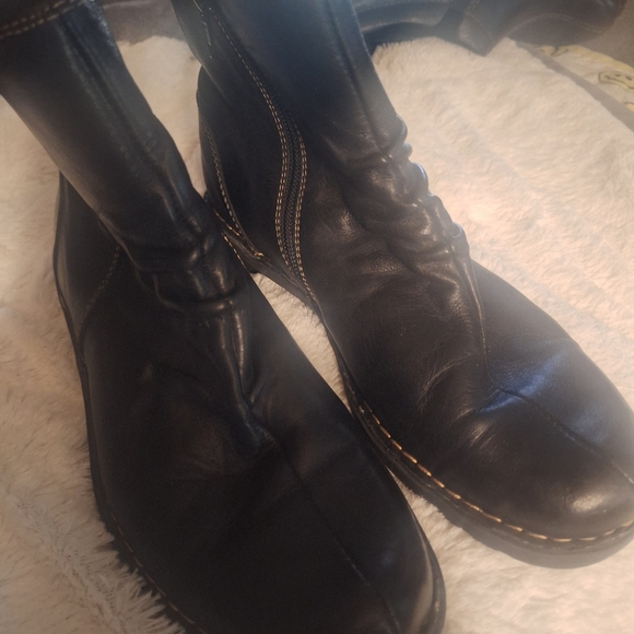 Clarks Black Leather Footwear - Picture 5 of 8